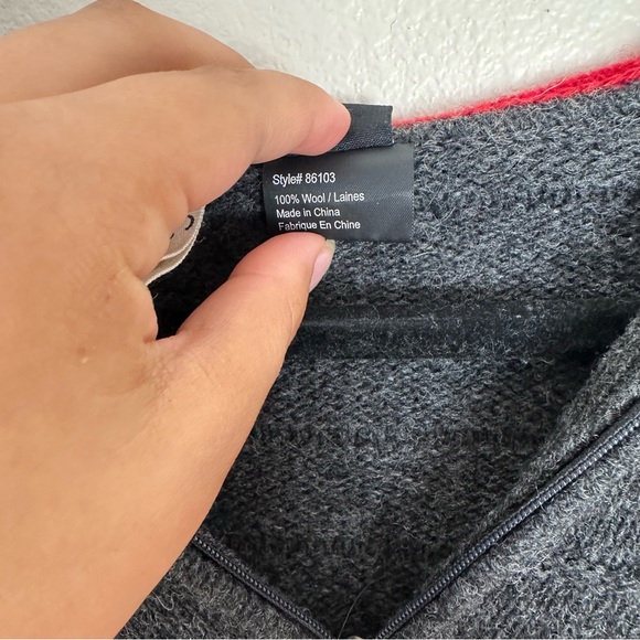 Obermeyer 100% Wool Knit Sweater Pullover Hooded Colorblock Tassels - Picture 3 of 4